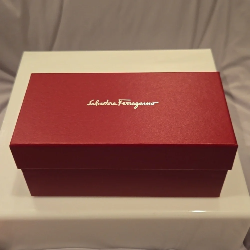 Ferragamo Oversized Gray Gradient Sunglasses brand new in box